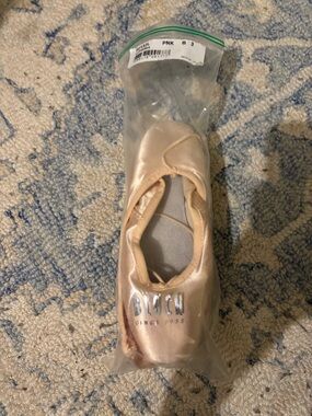 Bloch Pointe Shoes (Suprima/B/3)
